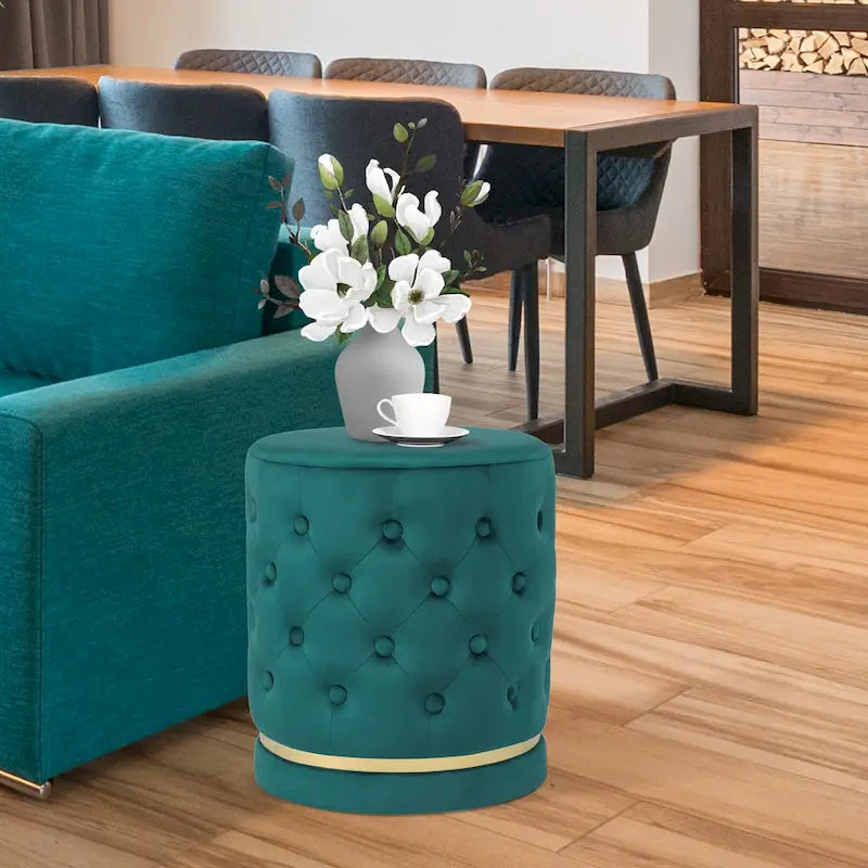 Pouf rotondo in velluto con capitonné a bottoni e base in metallo, vari colori