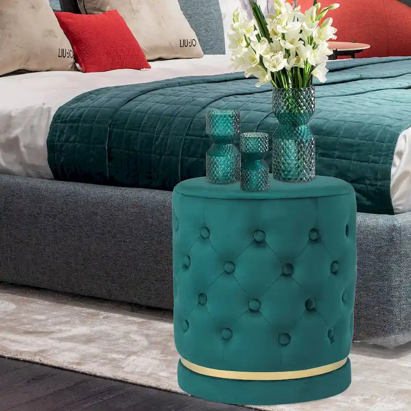Pouf rotondo in velluto con capitonné a bottoni e base in metallo, vari colori