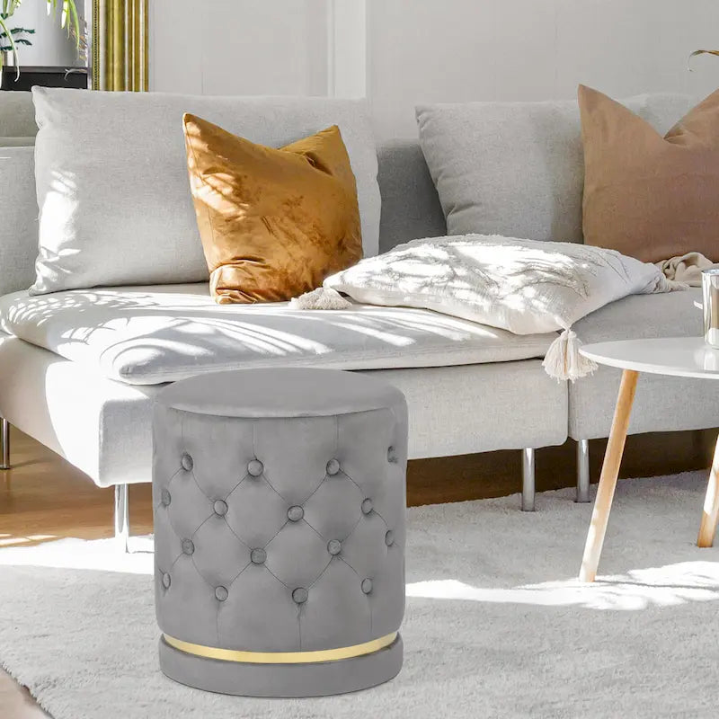 Pouf rotondo in velluto con capitonné a bottoni e base in metallo, vari colori